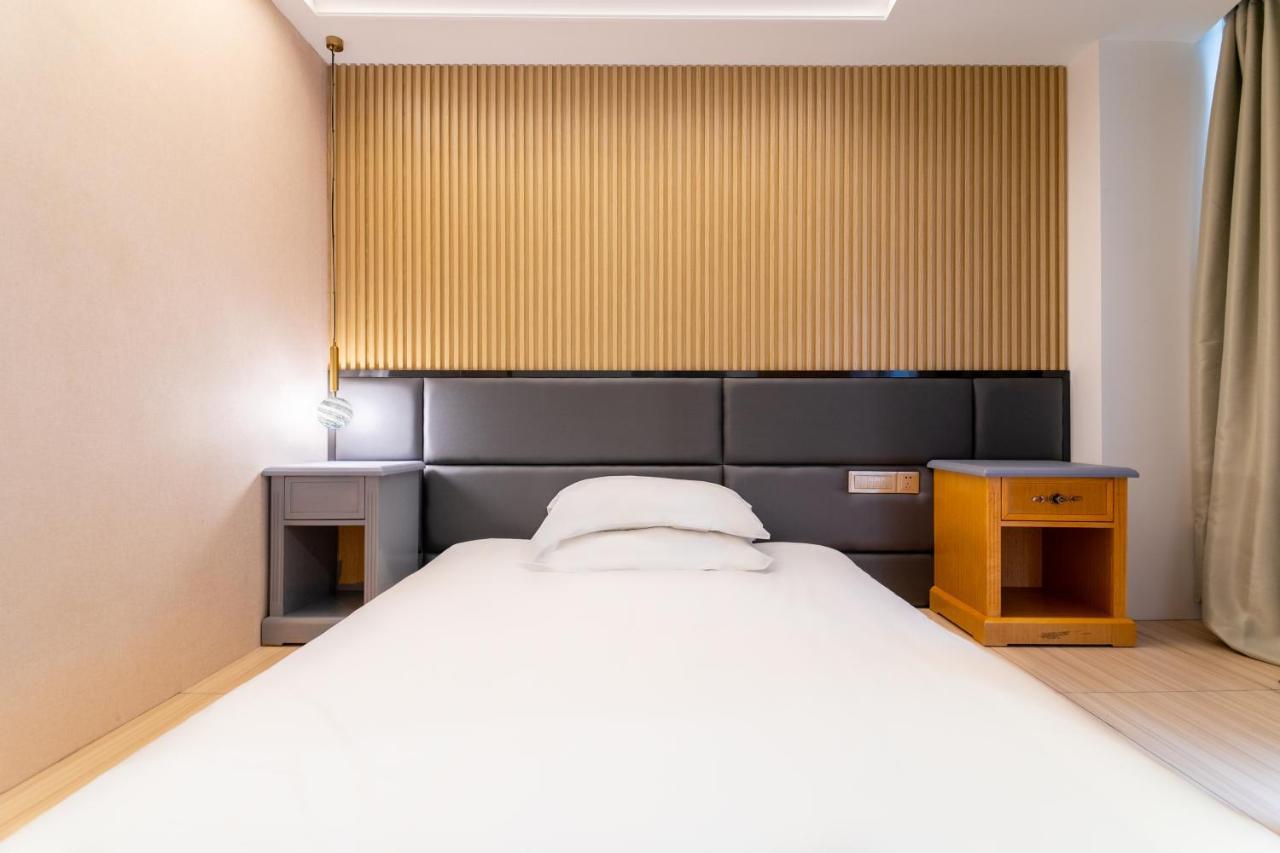 Puzzle Hotel - Zhongshan 8Th Road Chenjiaci Subway Station Branch Guangzhou Bagian luar foto
