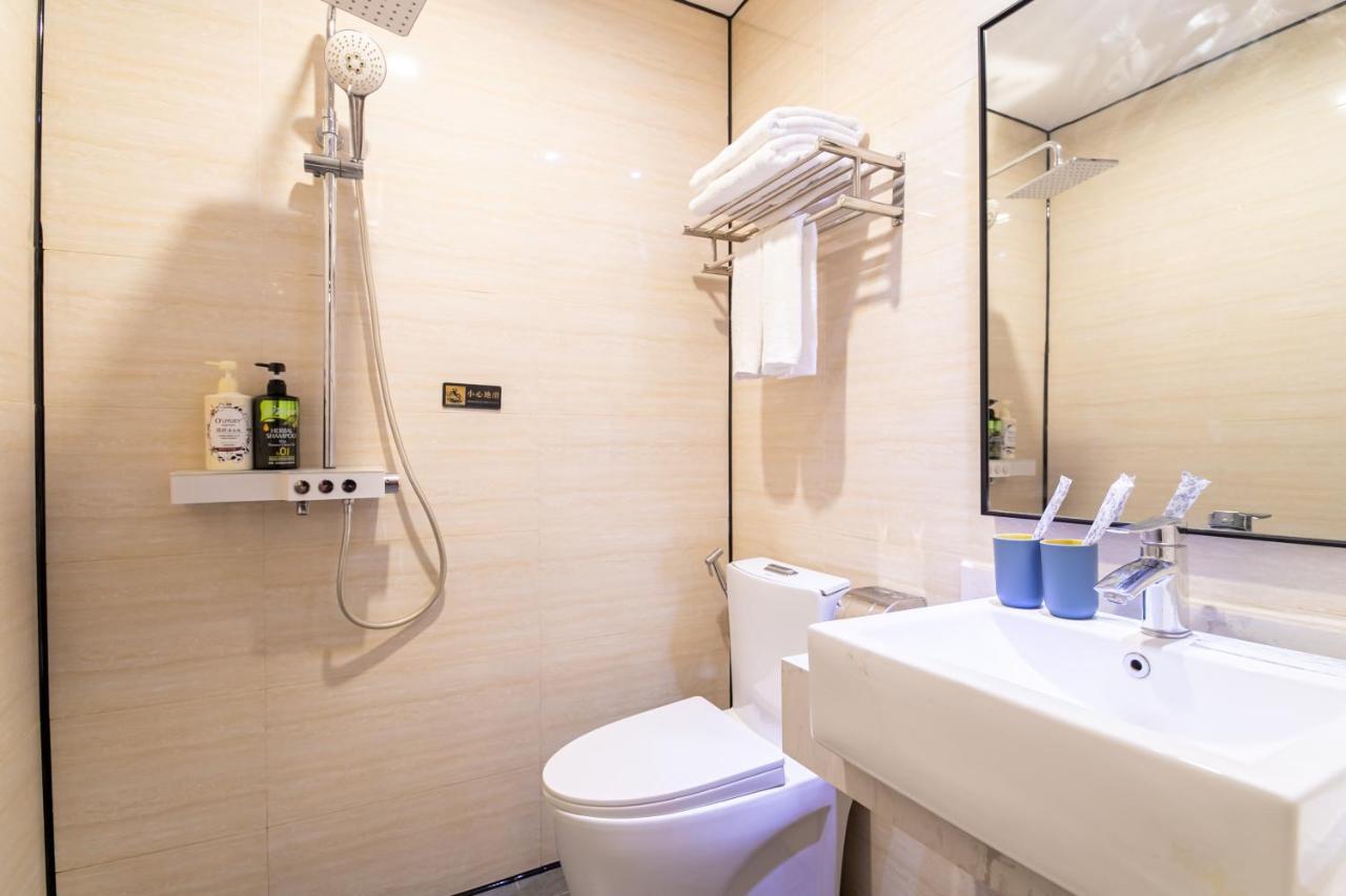 Puzzle Hotel - Zhongshan 8Th Road Chenjiaci Subway Station Branch Guangzhou Bagian luar foto